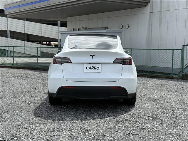 Tesla Model Y 11