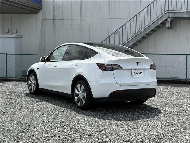 Tesla Model Y 12