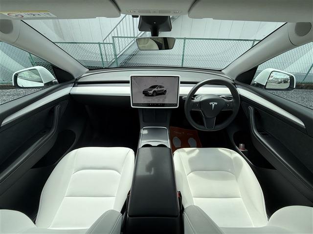 Tesla Model Y 5