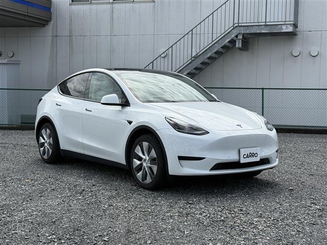 Tesla Model Y 8