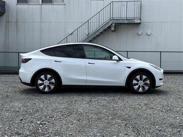 Tesla Model Y 9
