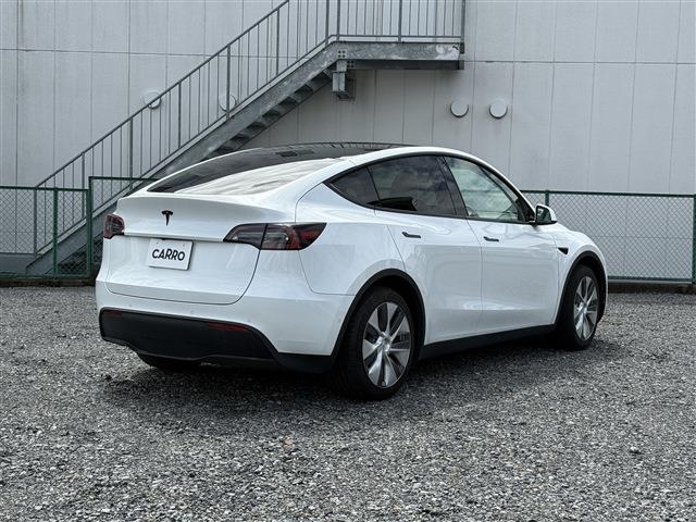 Tesla Model Y 10