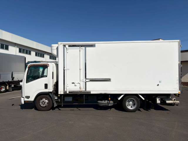 Isuzu Elf 6