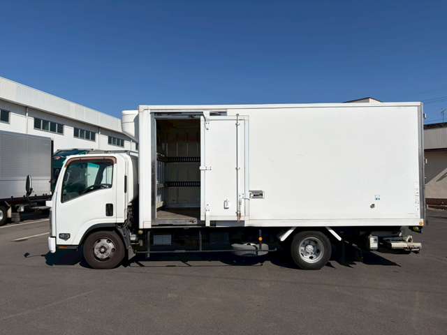 Isuzu Elf 7