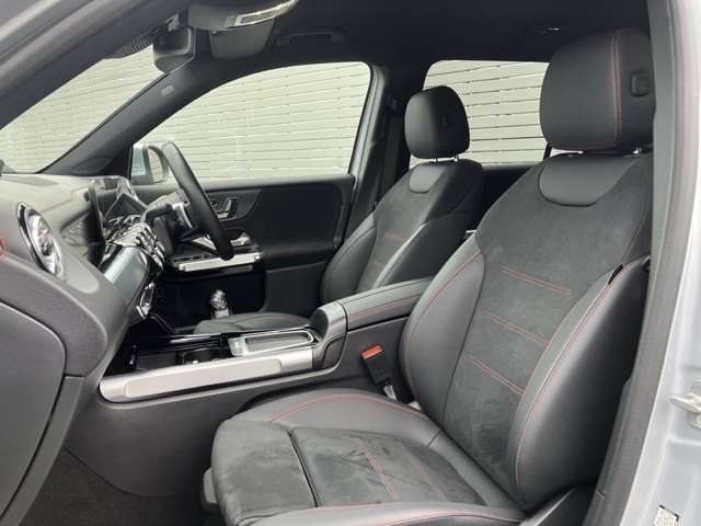 Mercedes-Benz EQB 11