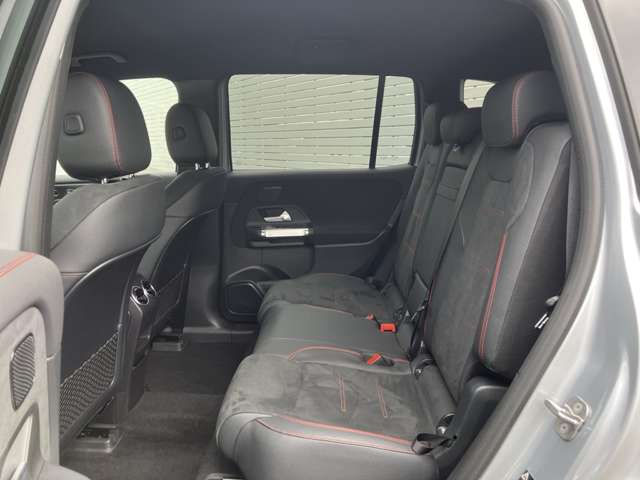 Mercedes-Benz EQB 12