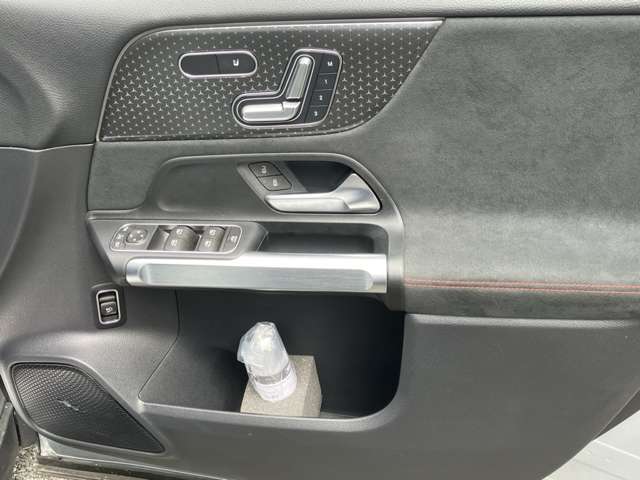 Mercedes-Benz EQB 7