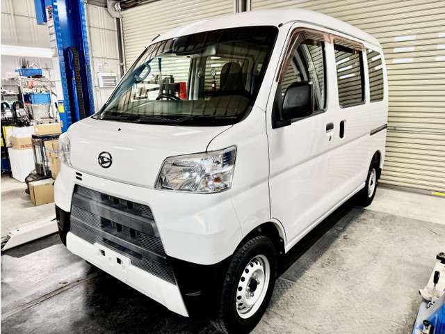 Daihatsu Hijet Cargo 3