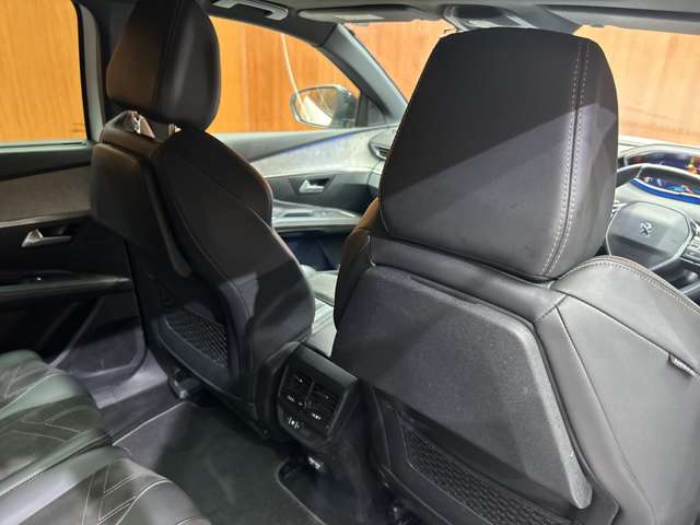 Peugeot 5008 8