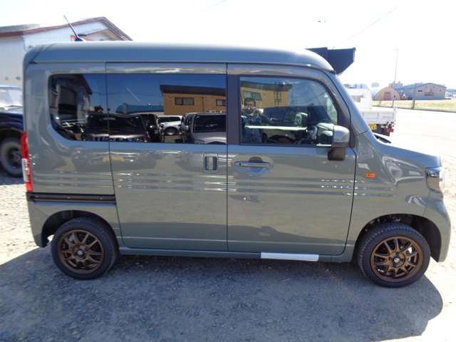 Honda N-VAN 8