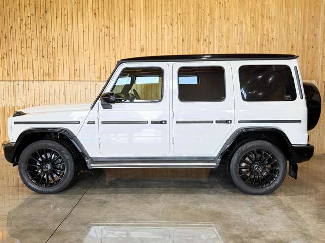 Mercedes-Benz G-Class 2