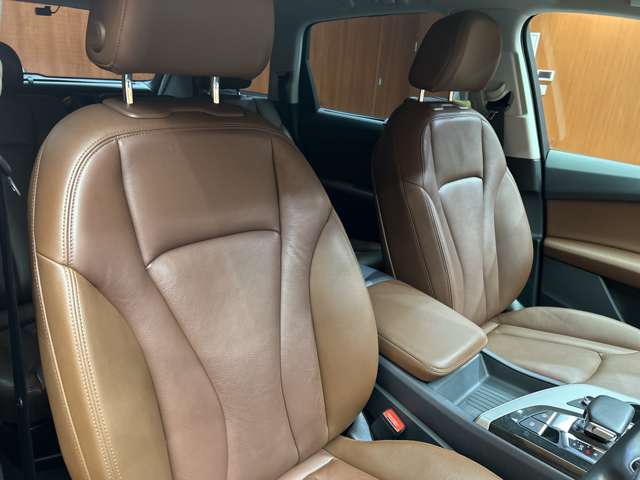 Audi Q7 6