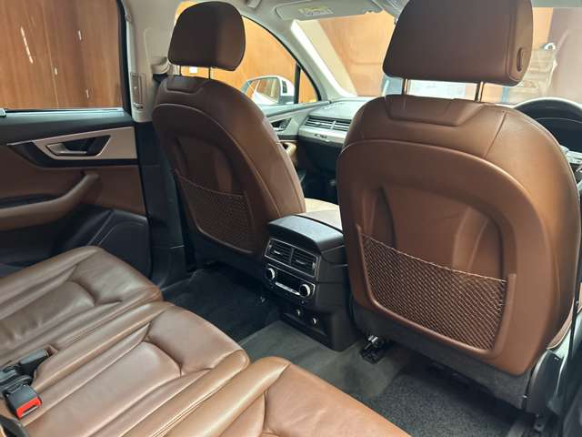 Audi Q7 7