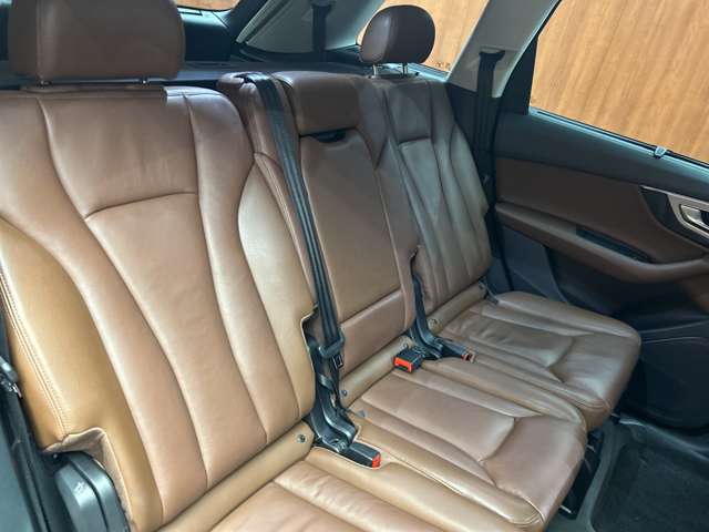 Audi Q7 8
