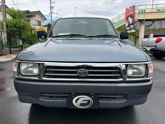 Toyota Hilux 2