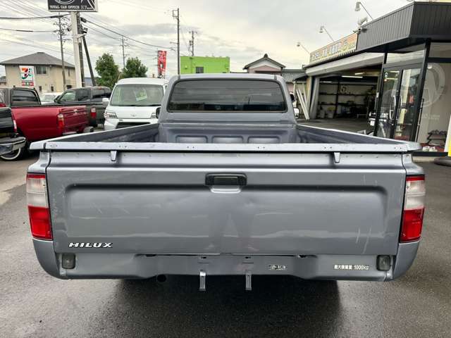 Toyota Hilux 6