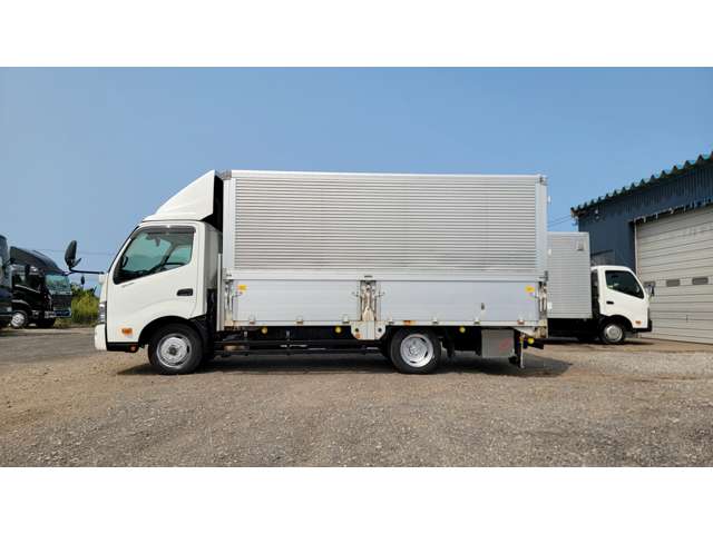 Hino Dutro 8