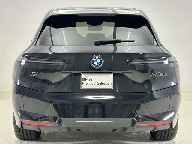 BMW iX 8