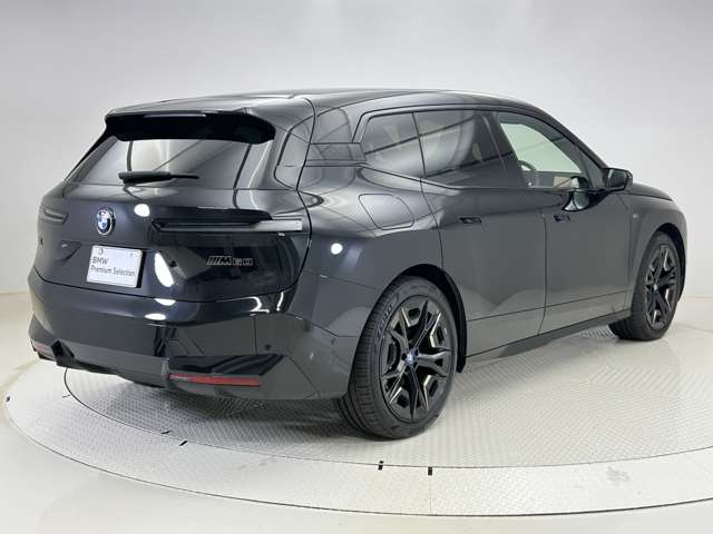BMW iX 9
