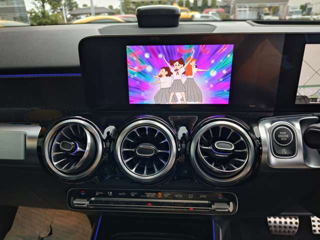 Mercedes-Benz GLB 11