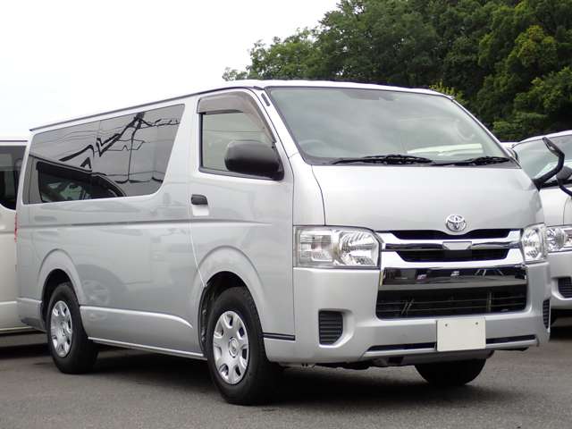 Toyota Hiace Van 6