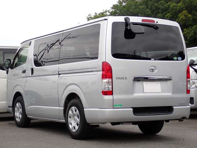 Toyota Hiace Van 7