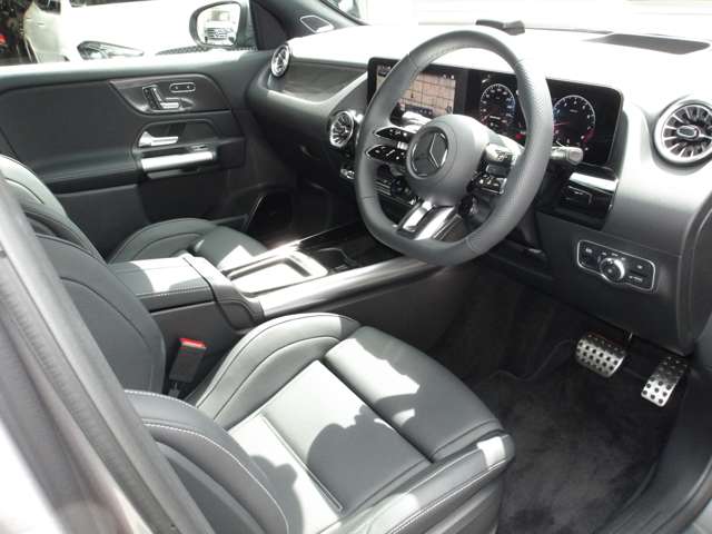 Mercedes-Benz GLA-Class 6