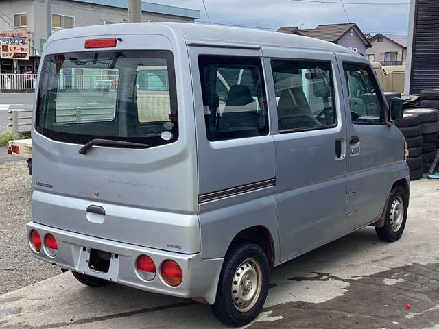 Mitsubishi Minicab Van 11