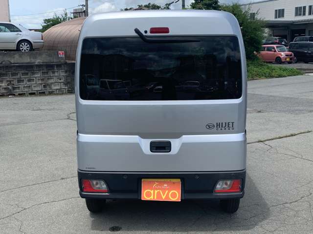 Daihatsu Hijet Cargo 6