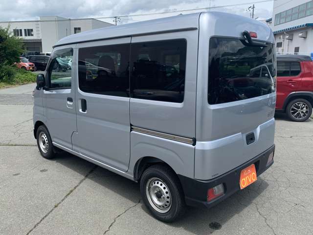 Daihatsu Hijet Cargo 8