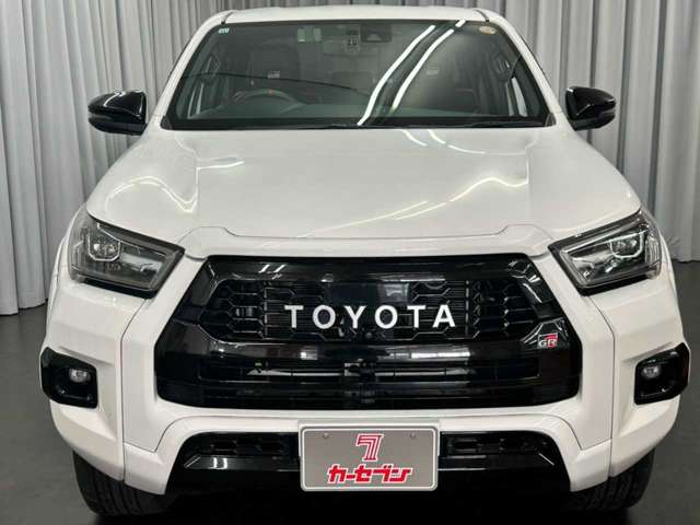 Toyota Hilux 2