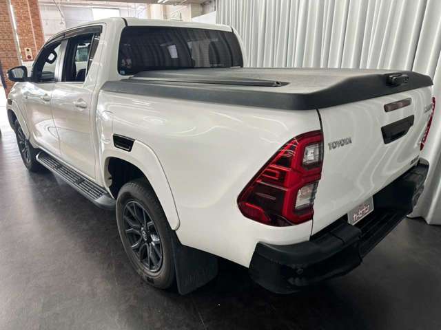 Toyota Hilux 6