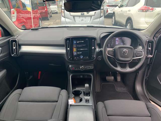 Volvo XC40 12