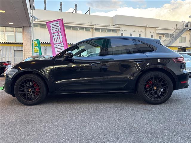 Porsche Macan 11