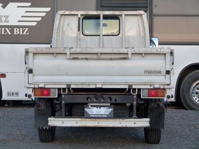 Mazda Titan Dash 6