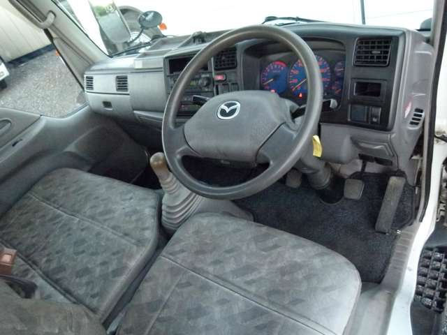 Mazda Titan Dash 9