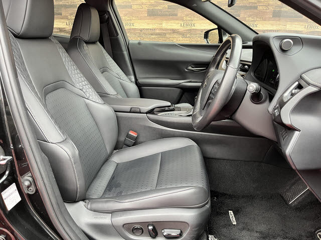 Lexus UX 7