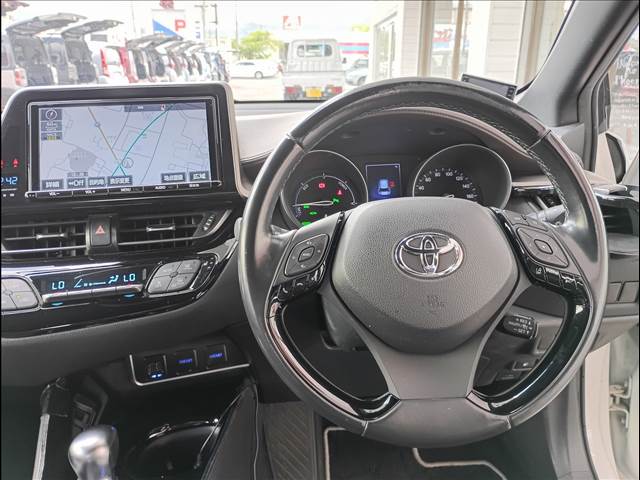 Toyota C-HR 4