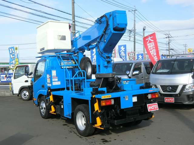 Hino Dutro 4