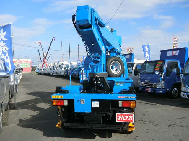 Hino Dutro 5