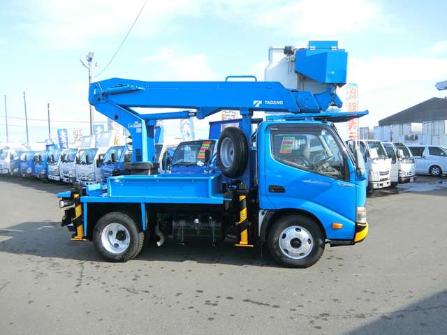 Hino Dutro 8