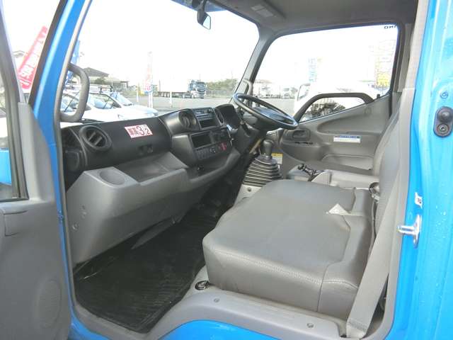 Hino Dutro 10