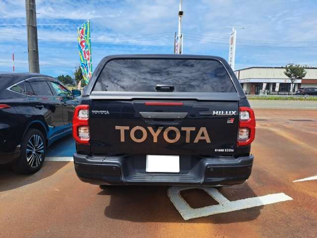 Toyota Hilux 4