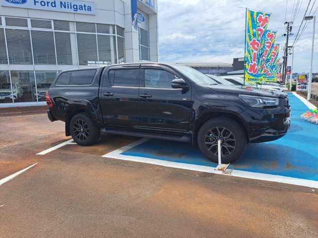 Toyota Hilux 5