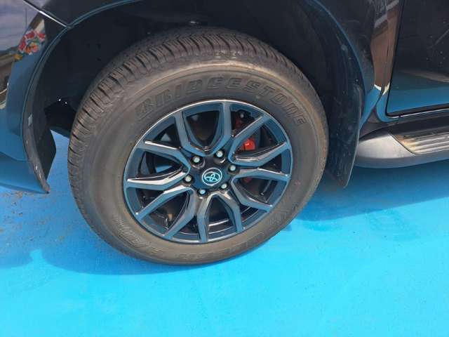 Toyota Hilux 6