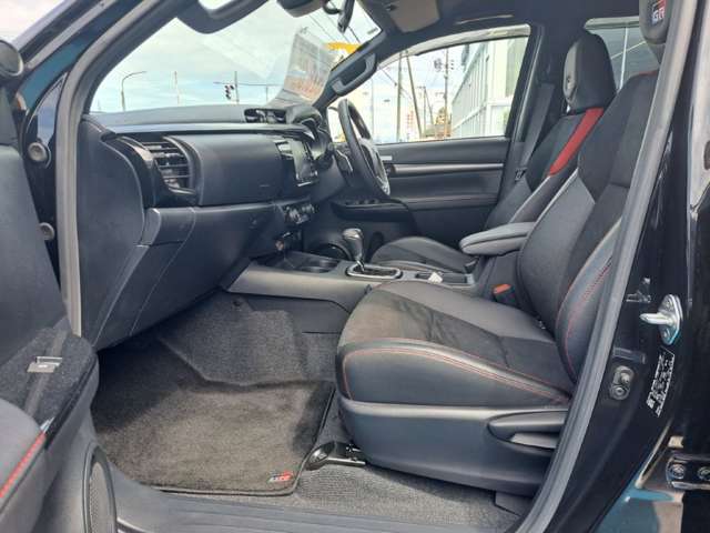 Toyota Hilux 7
