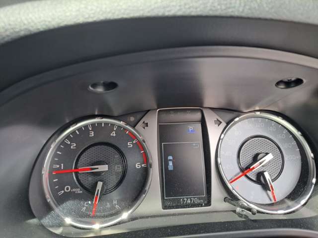 Toyota Hilux 9