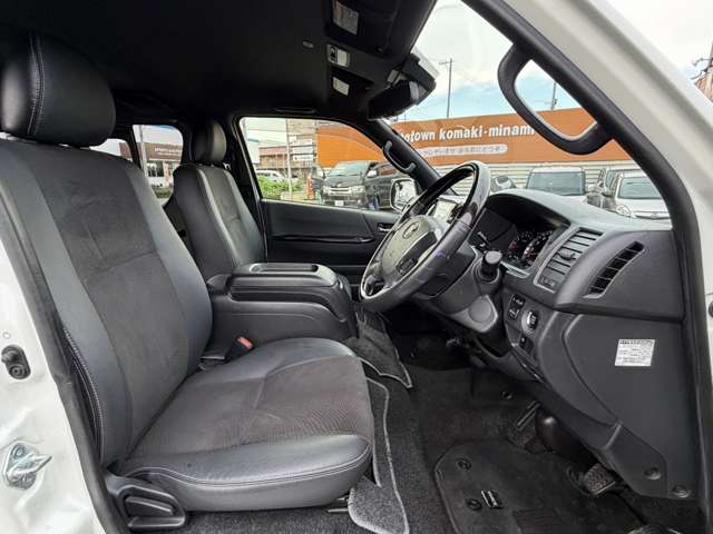 Toyota Hiace Van 6