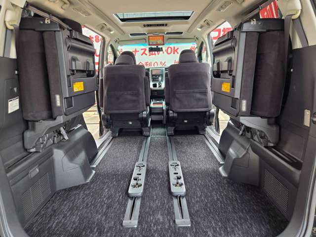 Toyota Vellfire 12