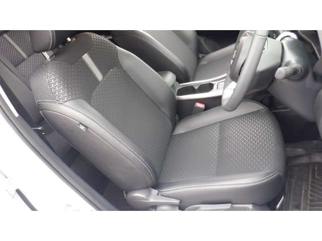 Daihatsu Rocky 5